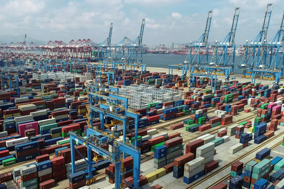 Den kinesiske eksportveksten har ikke vært høyere siden i fjor vinter. Her fra containerhavnen i Qingdao