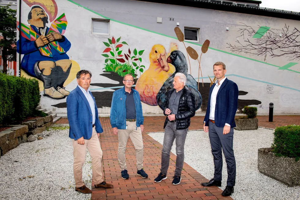 Fra venstre: Kjell-Inge Arnevig, Rolf Bjerkvig, Per Eysten Lønning og Lars Prestegarden har utgjort den norske kjernen i biotekselskapet Cytovation i Bergen. Arnevig har nylig gitt seg i selskapet.