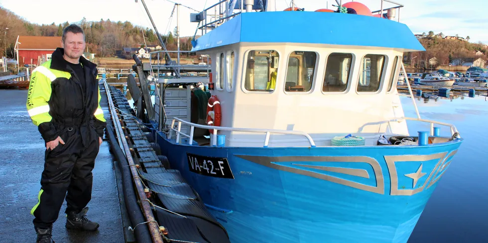 – Jeg er fornøyd med fangstutbyttet på rekefisket i vinter, sier John Vidar Løvik Larsen på «Sienna» av Hidra, som tok en fangst på 1276 kilo reker, derav 817 kilo kokt, i fire hal på revet sist uke. John Vidar Løvik Larsen, Sienna, Hidra, reker.