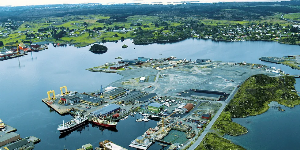 KARMØY: Åkrehamn Trålbøteri holder til i Karmsund fiskerihavn på Karmøy.