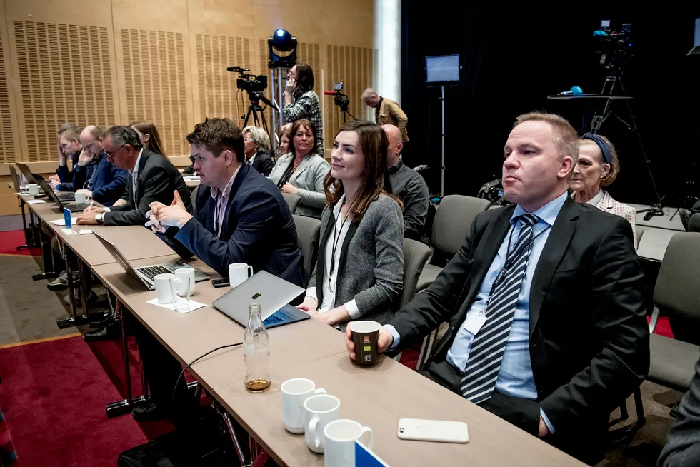 Nettstedet Resett har ikke fulgt andre landsmøter denne våren, men på Frp-landsmøtet var «redaksjonssjef» Lars Akerhaug, «journalist» Maria Zähler og «redaktør» Helge Lurås.