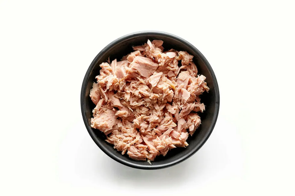 A batch of Frinsa canned tuna was recalled from Dia supermarket following botulism reports.