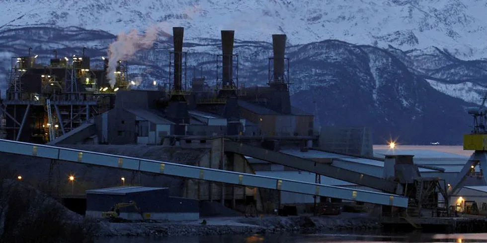 Finnfjord produserer ferrosilisium, og håper alger kan redusere co2-utslippet.