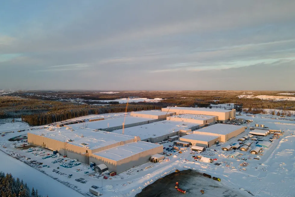 Northvolts gigantiske batterifabrikk i Skellefteå i Nord-Sverige, her under bygging.