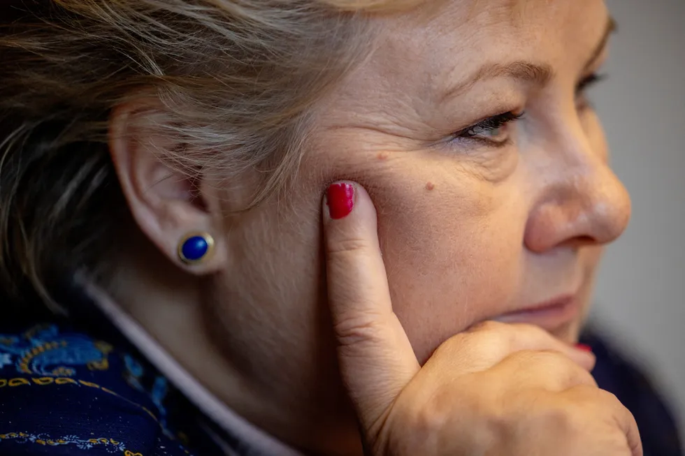 Erna Solberg tar ikke ansvar for det som har skjedd på hennes vakt. Hun tror hun kan bli statsminister igjen, skriver Knut Helland.