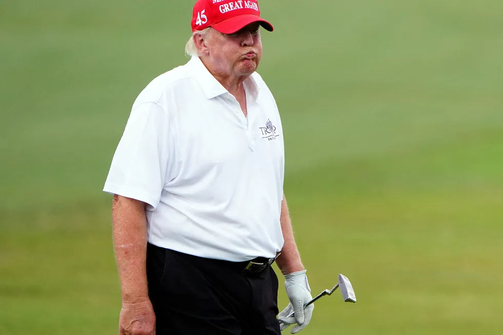 Donald Trump på golfbanen sist uke.