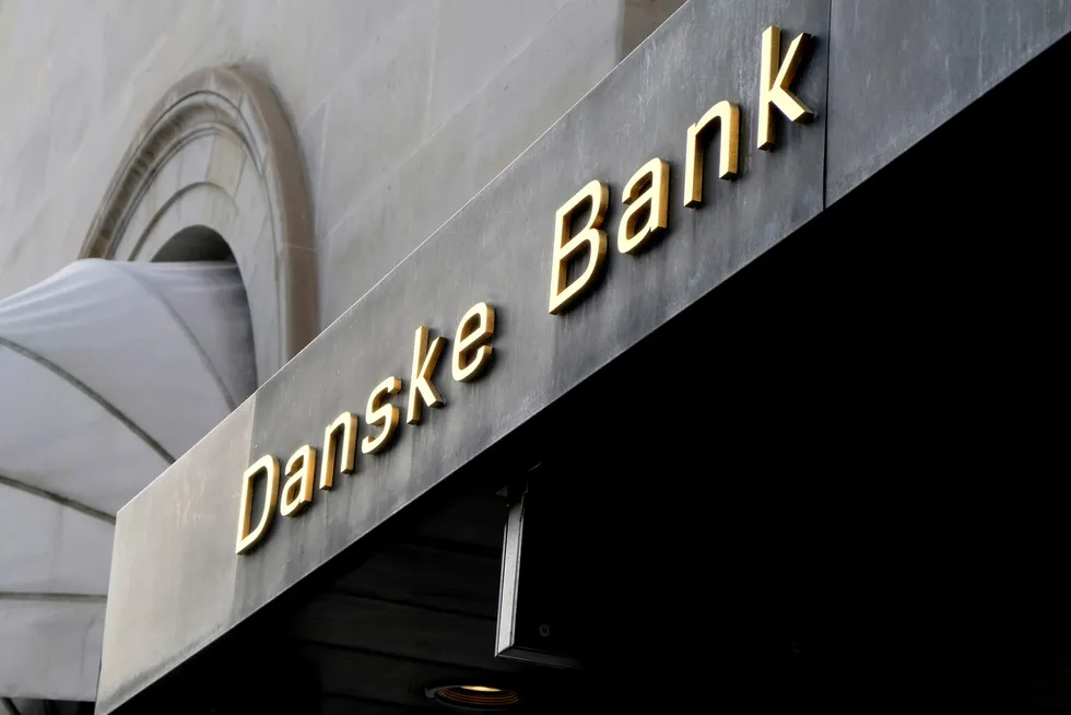 DN, TDN og Danske Bank kan sikkert økonomi. Men hva med norsk?