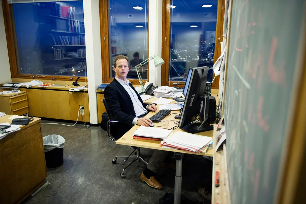 Økonomiprofessor Halvor Mehlum ved Universitetet i Oslo mener Norge bør øke bistanden til Ukraina.
