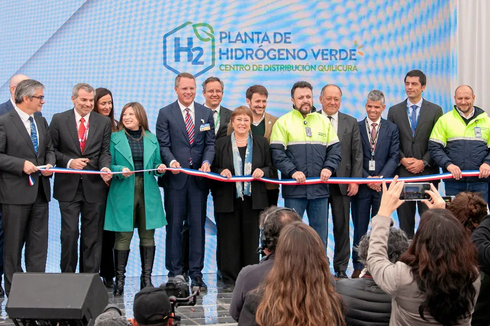 The launch of the green hydrogen plant at the Quilicura distribution centre.