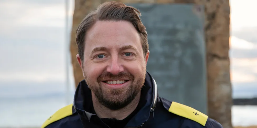 Tobias Bang-Hansen starter som næringspolitisk rådgiver innen sikkerhet og beredskap i Fornybar Norge.