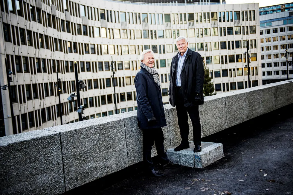 Tore Høifødt (til venstre) og fagsjef Atle Dyregrov i selskapet Nordic Trust, som spesialiserer seg på krisepsykologi- og omdømmehjelp. Foto: Fartein Rudjord