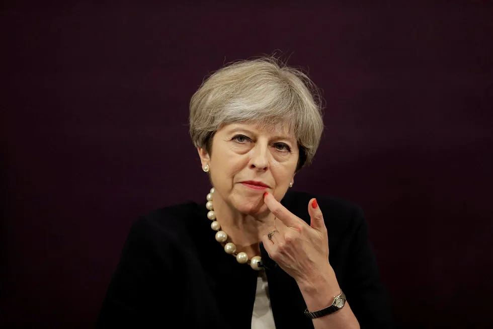 Storbritannias statsminister Theresa May er for tiden ikke populær i eget parti. Foto: Matt Dunham/Reuters/NTB scanpix