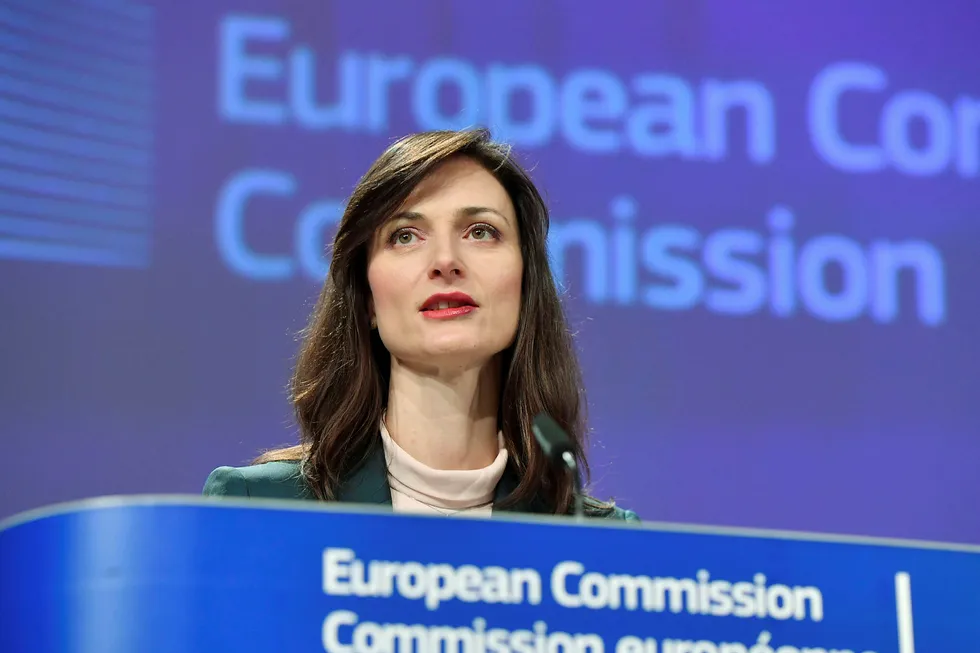EUs digitaliseringskommissær Mariya Gabriel mener det går mot et mer rettferdig digitalt EU.
