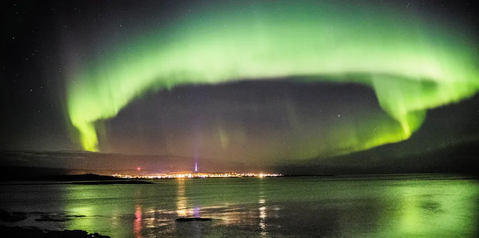 Når det er mulig, overstrømmer vi også feeden med fantastiske bilder av naturen. For det er bare å være ærlig, i mørketiden er det tross alt kun et par timer vi kan fotografere himmelfenomen.