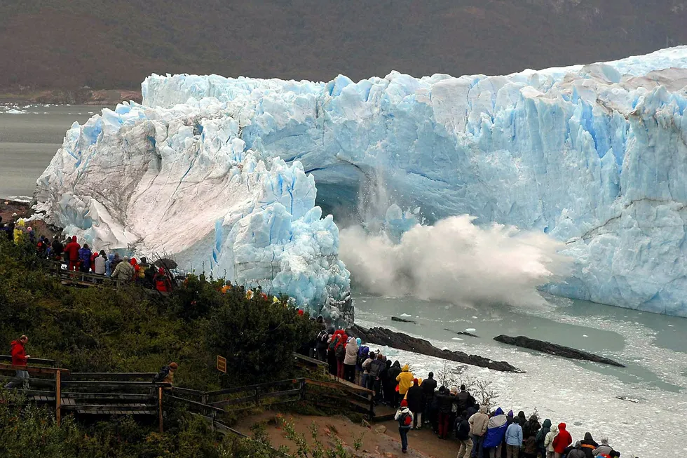 Vi må verne mer av naturen, sier filantropen Hansjörg Wyss. Bildet viser Perito Moreno-isbreen ved byen El Calafate i Patagonia-provinsen i sørlige Argentina.