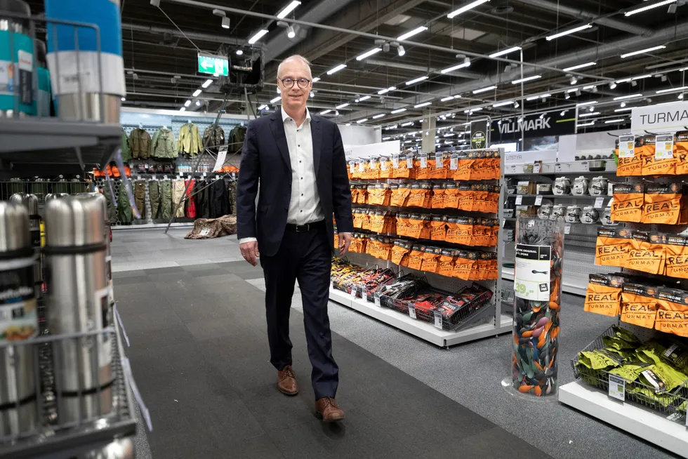 XXL tapetserte deler av butikken med turmatprodukter da turbølgen tok av. Her er XXL-sjef Pål Wibe i butikken på Alnabru.