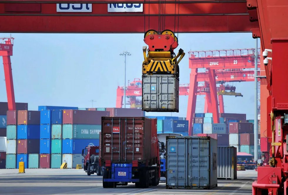 Det kan nærme seg en full handelskrig mellom USA og Kina. USA forbereder en endelig liste over hvilke kinesiske produkter som skal ilegges straffetoll – sannsynligvis fra 1. juli. Foto: AFP/NTB Scanpix