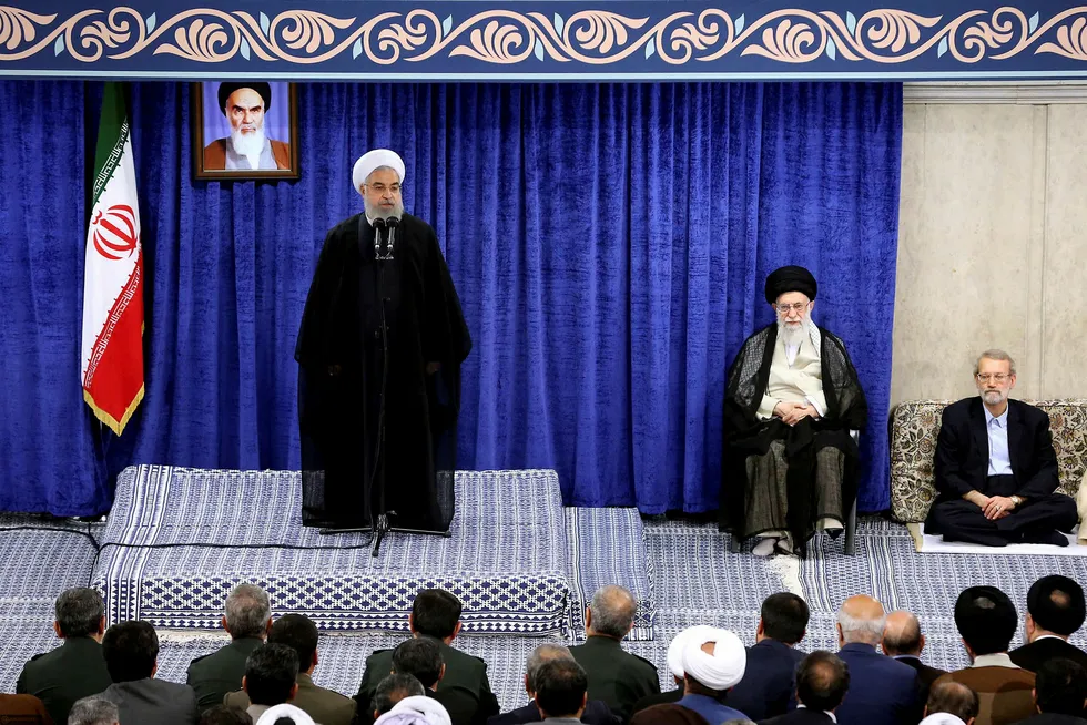 Irans president Hassan Rouhani sier landet ikke lar seg presse av USA.
