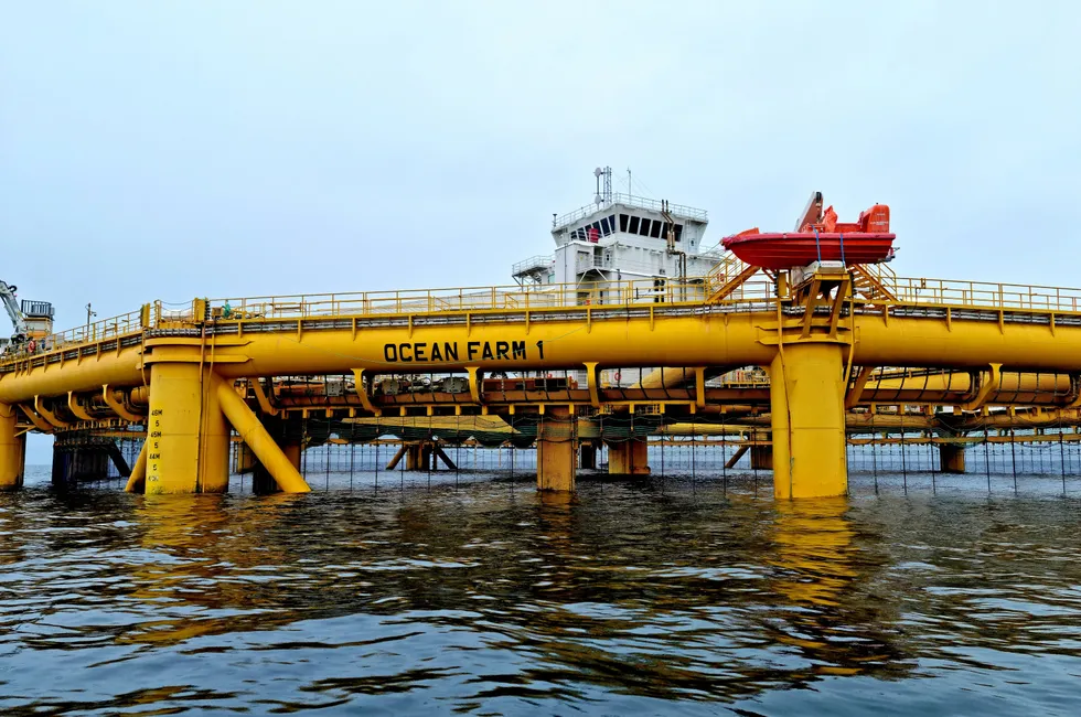 Salmar Aker Ocean var tidlig ute med å melde seg på i planene om havbruk til havs. Her illustrert ved merden deres Ocean Farm 1.