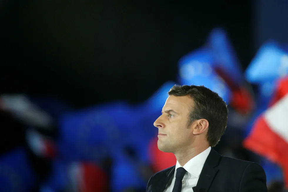 Presidentkandidat Emmanuel Macron under et arrangement i Paris mandag. Foto: GEOFFROY VAN DER HASSELT / AFP / NTB Scanpix