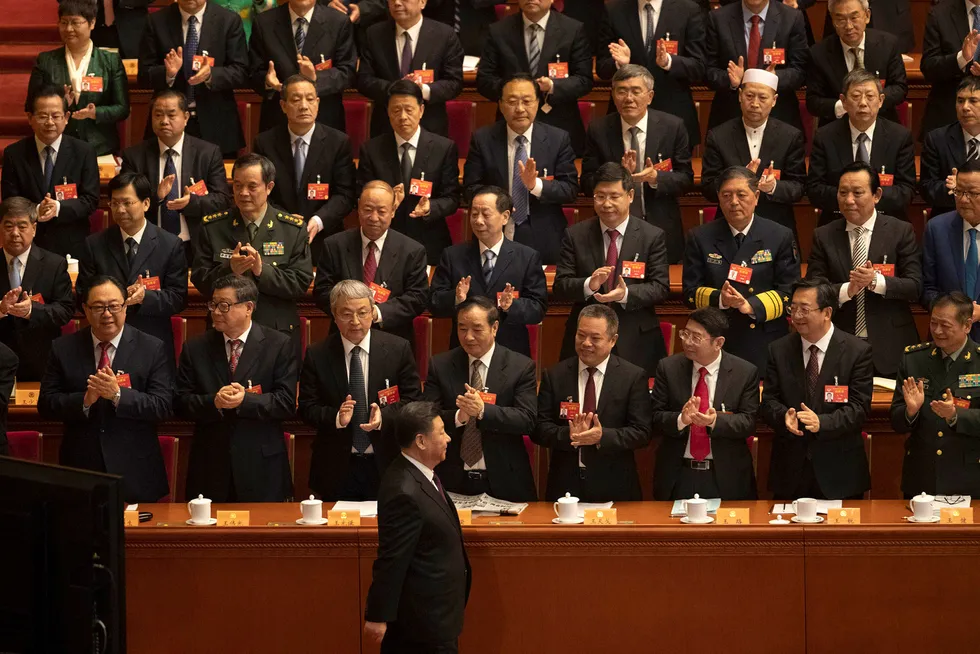 Kinas president Xi Jinping ankommer åpningen av Folkekongressens årlige sesjon søndag.