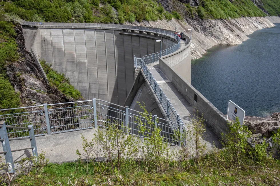 Zakariasdammen demmer opp Zakariasvatnet i Tafjord i Fjord kommune i Møre og Romsdal. Dammen er hovedmagasin for Tafjord Kraft AS.