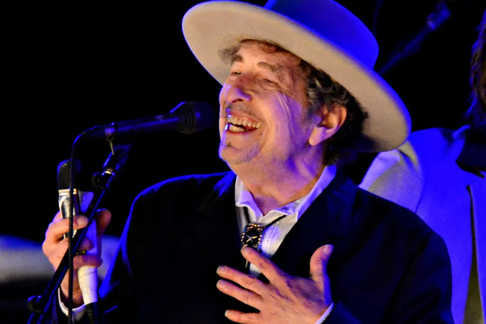 Vet du i hvilket år artisten Bob Dylan mottok nobelprisen i litteratur?