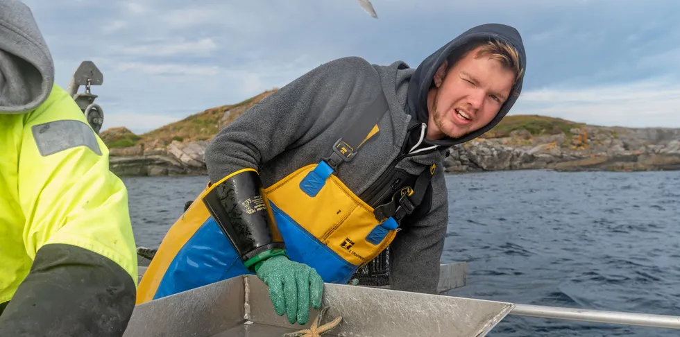 Simen Enoksen Ohr (18) fisker også leppefisk på Hustadvika.