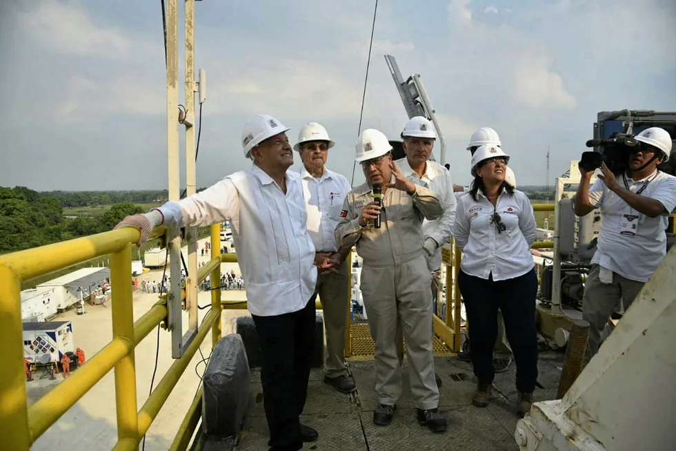 Quesqui discovery: President Andres Manuel Lopez Obrador, left, and Energy Secretary Rocio Nahle, centre-right, during a site visit