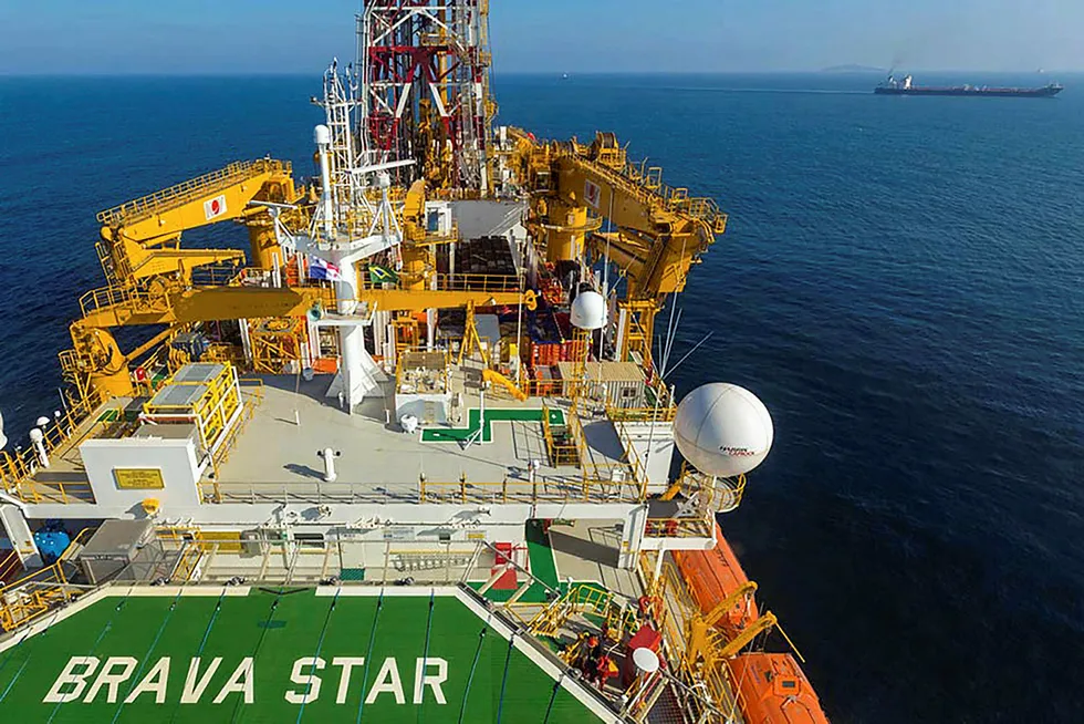 Seven well options: the drillship Brava Star