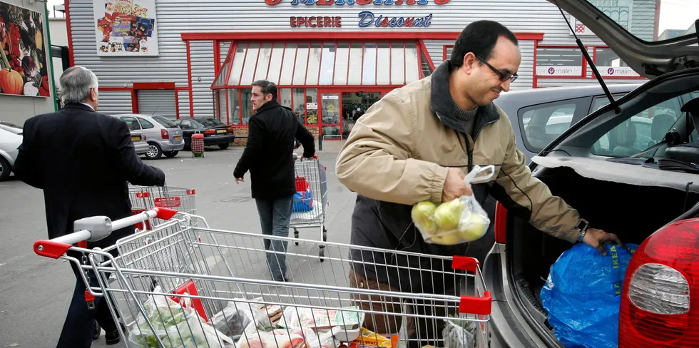 De mest moderne av oss, og dem blir det stadig flere av, spiser 8–10 mindre måltider fordelt utover døgnet og ingen hovedmåltider. Man bedriver såkalt «snacking» eller spising-i-farta, som vi sier på norsk.