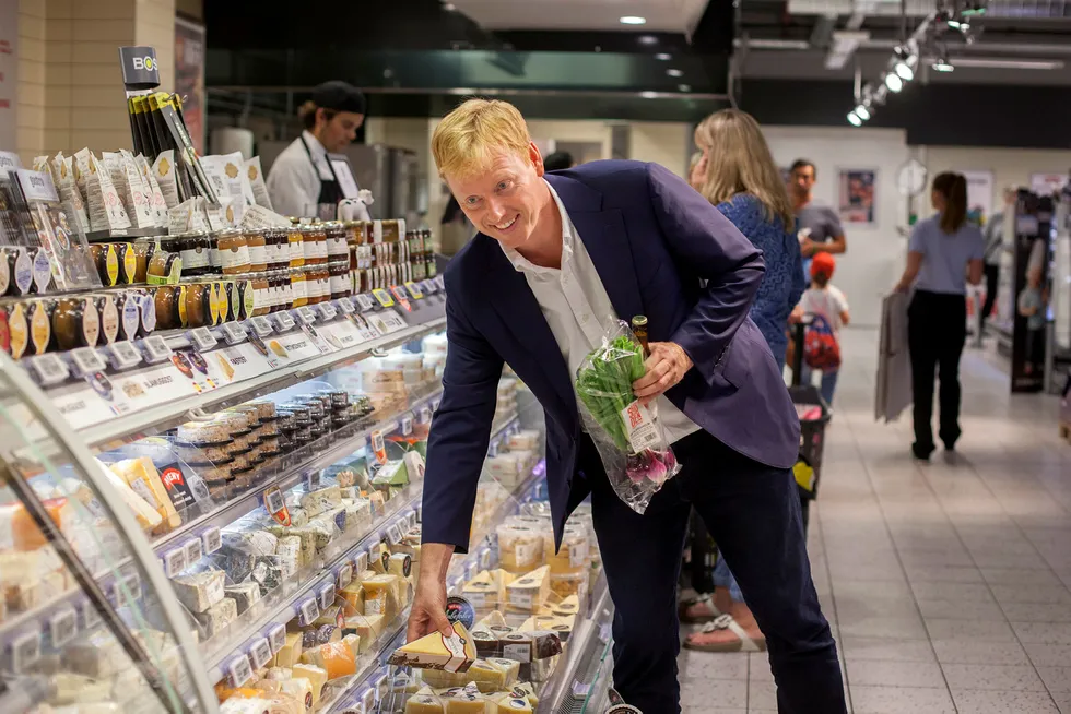 Meny-sjef Vegard Kjuus setter ned prisene på 5000 varer som er typisk varer for supermarkedkjedene. Foto: Javad Parsa