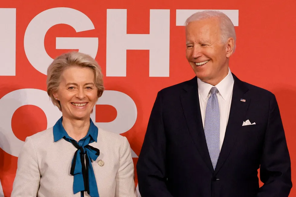 Noe å smile for: Presidentene Ursula von der Leyen og USAs Joe Biden har ledet EU og USA gjennom vesentlige klimatiltak i kriseåret 2022.