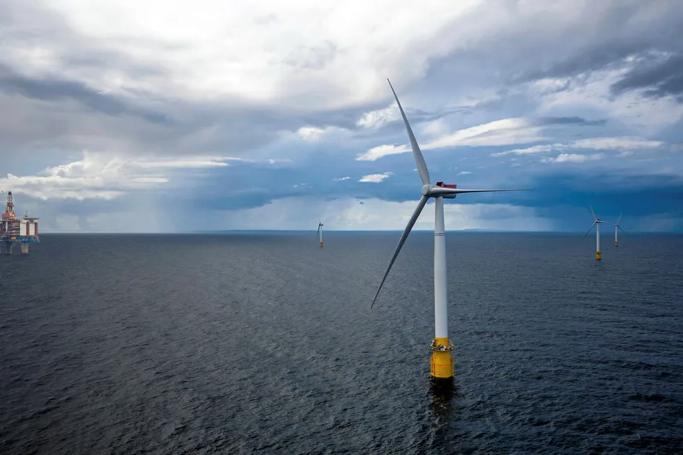 Offshore wind drive: illustration of the Hywind Tampen floating wind farm and Gullfaks platform Image: EQUINOR