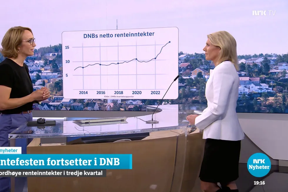 Mange spørsmål, ingen svar. DNB-sjefen trør vatnet, skriv Gaute Torsvik om DNB-sjef Kjerstin Braathen (til høyre) på NRK Dagsrevyen 19. oktober.