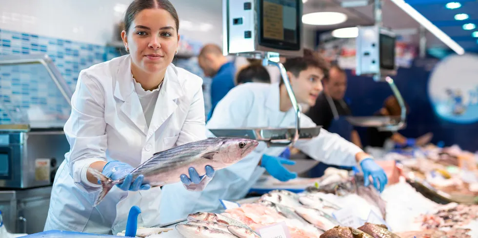 US seafood consumers still aren't willing to spend much on seafood.