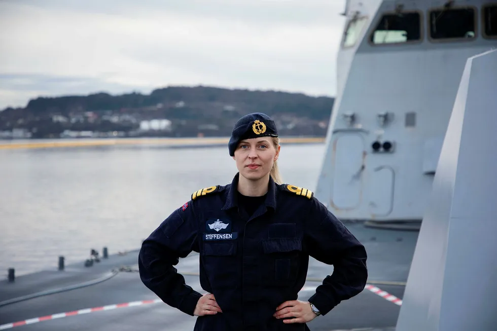 Hva er Forsvaret uten alle menneskene? Ingenting, fantastiske ingenting, skriver sjøoffiser Silje T. Steffensen, her om bord på KNM Thor Heyerdahl.