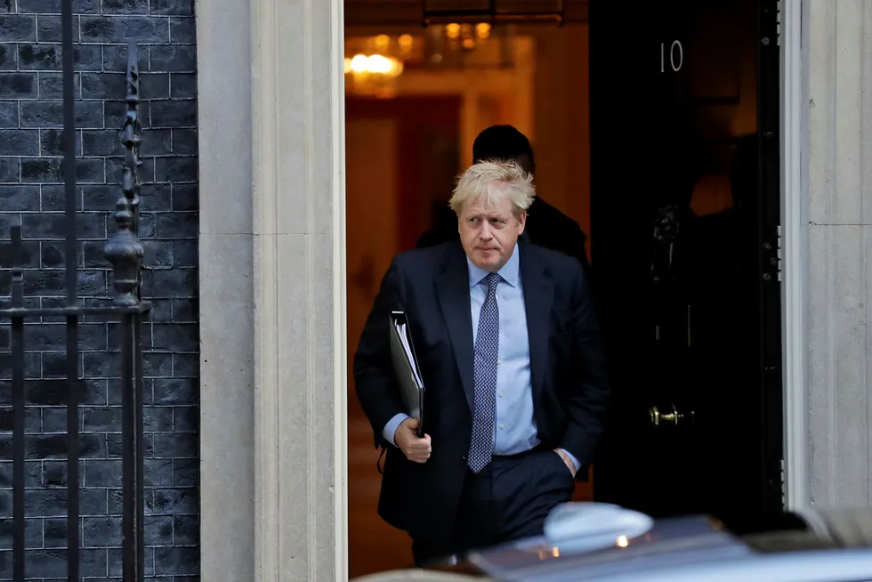 Bookmakerne tror Boris Johnson får bli boende her i statsministerboligen i 10. Downing Street etter valget i desember.