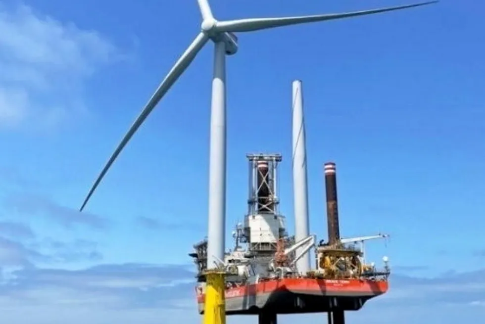 Installation of Siemens Gamesa turbine at Yunlin wind farm.