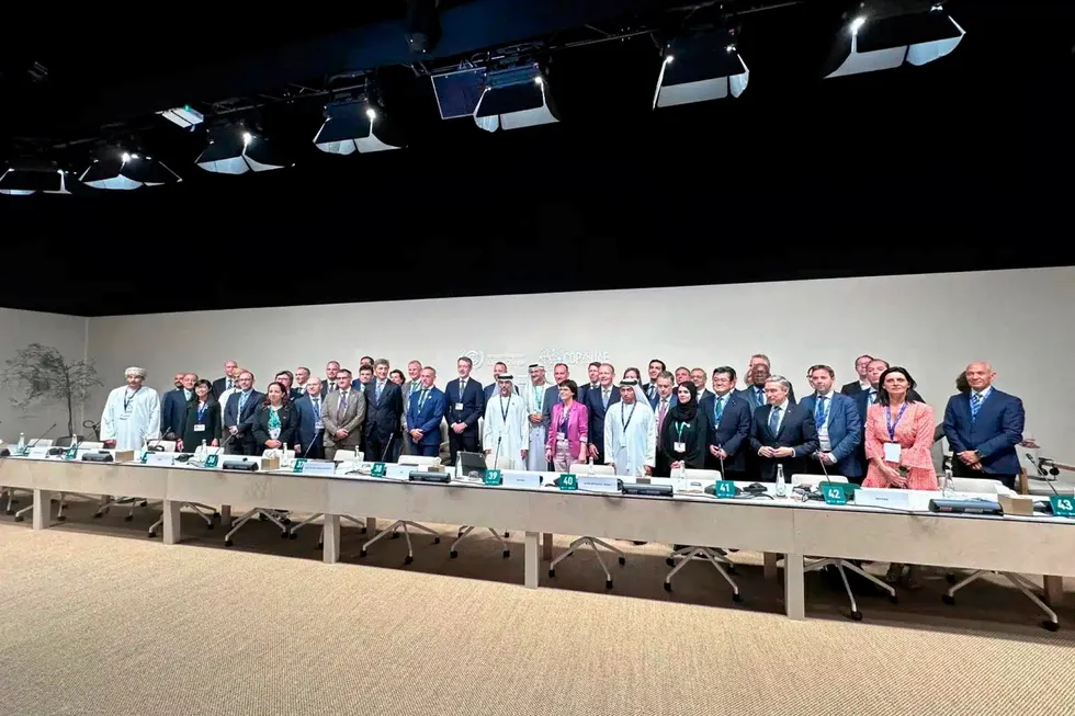 Government, industry and international association representatives at a high-level roundtable on hydrogen at COP28 on 5 December 2023.