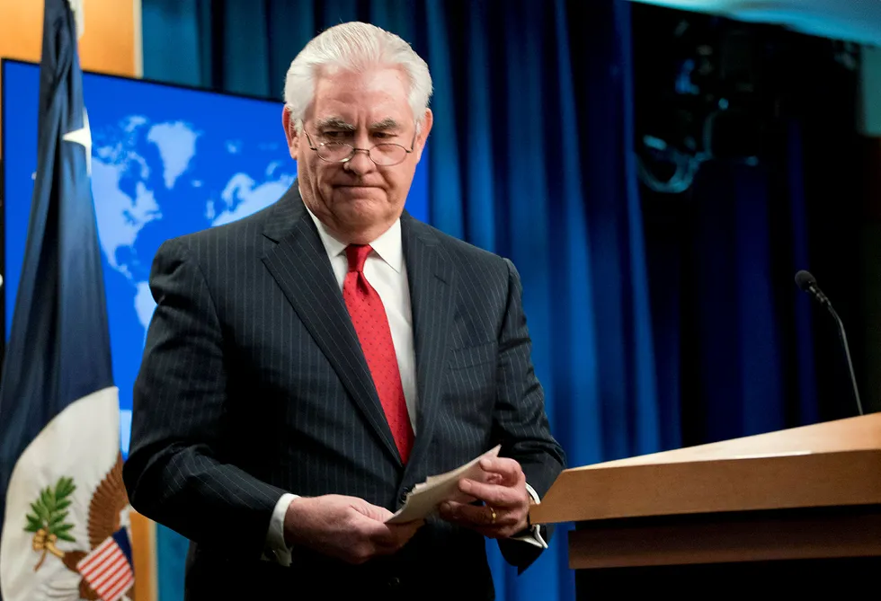 Rex Tillerson kunngjør at han gir fra seg ansvaret for utenriksdepartementet allerede tirsdag. Foto: Andrew Harnik / AP / NTB scanpix
