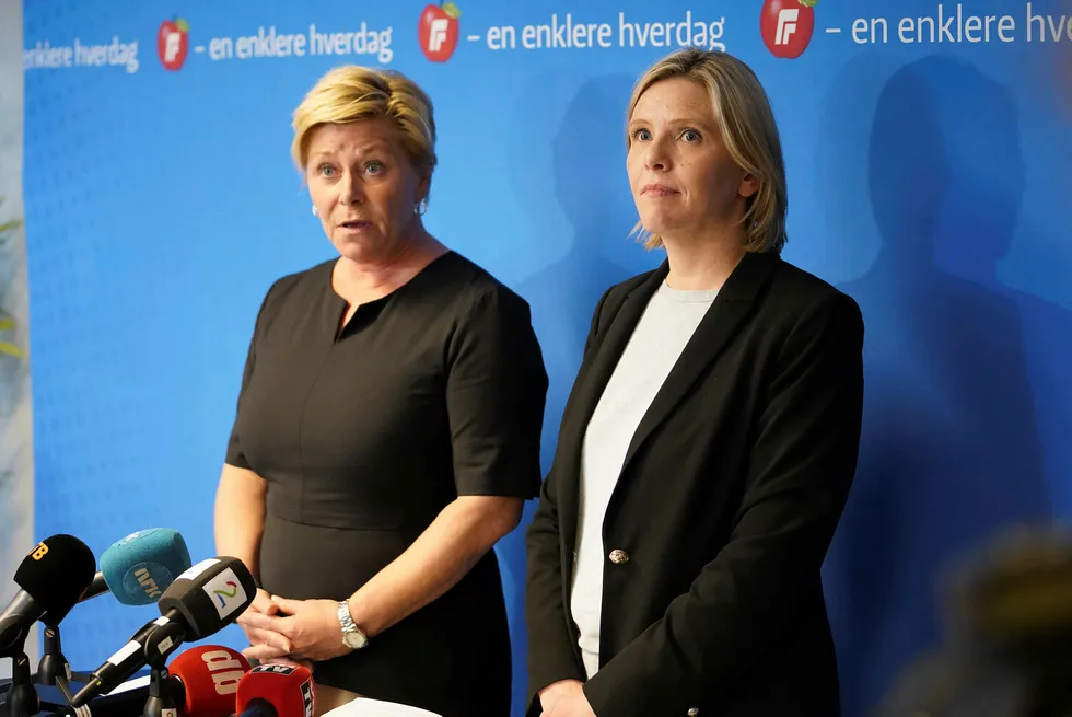– Vi må få mer gjennomslag, sa partileder Siv Jensen etter Fremskrittspartiets ekstraordinære landsmøte om bompenger onsdag. Til høyre står første nestleder Sylvi Listhaug.