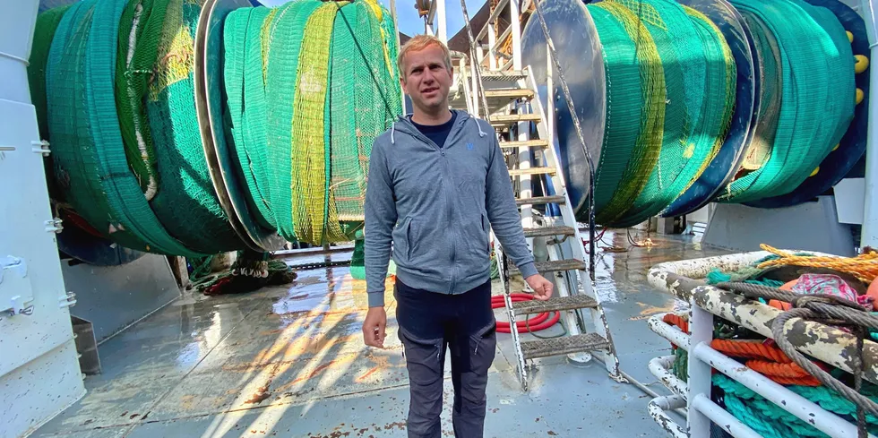 Rekefisker Frode Jensen fra Søgne er skeptisk til NVEs havvindforslag i sør: – Jeg kommer til å engasjere meg. For hvordan skal det være mulig å ha dette yrket i fremtiden om man ikke gjør det? sier han.