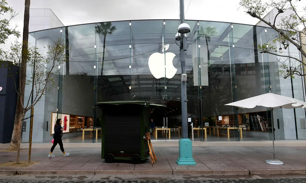 Apple er et av de store teknologiselskapene som har tapt mye penger siden koronakrisen startet.