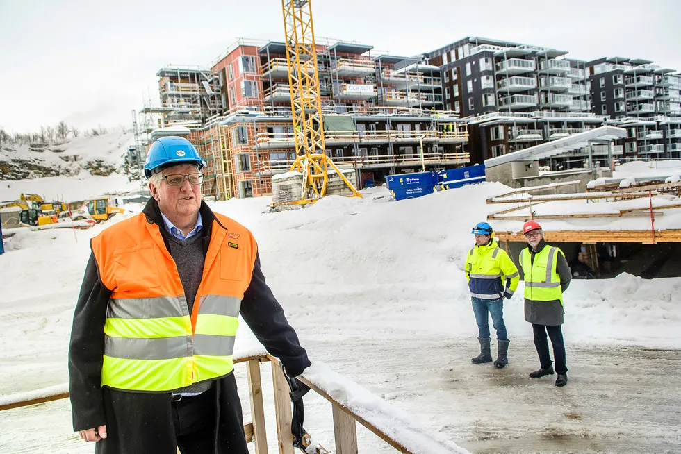Consto AS bygger ut i Tromsø og vokser i Norge. Fra venstre administrerende direktør Hans Kristian Seterlund, driftsleder Arild Vassnes og kommunikasjonssjef Leo Nygænen.