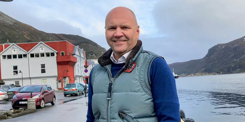 Fiskeridirektoratet har igjen nektet Arild Aarvik å stå på blad B i fiskermanntallet. Da kan det bli vanskelig å få godkjent nok en eierendring i snøkrabberederiet Enterprise Seafood.