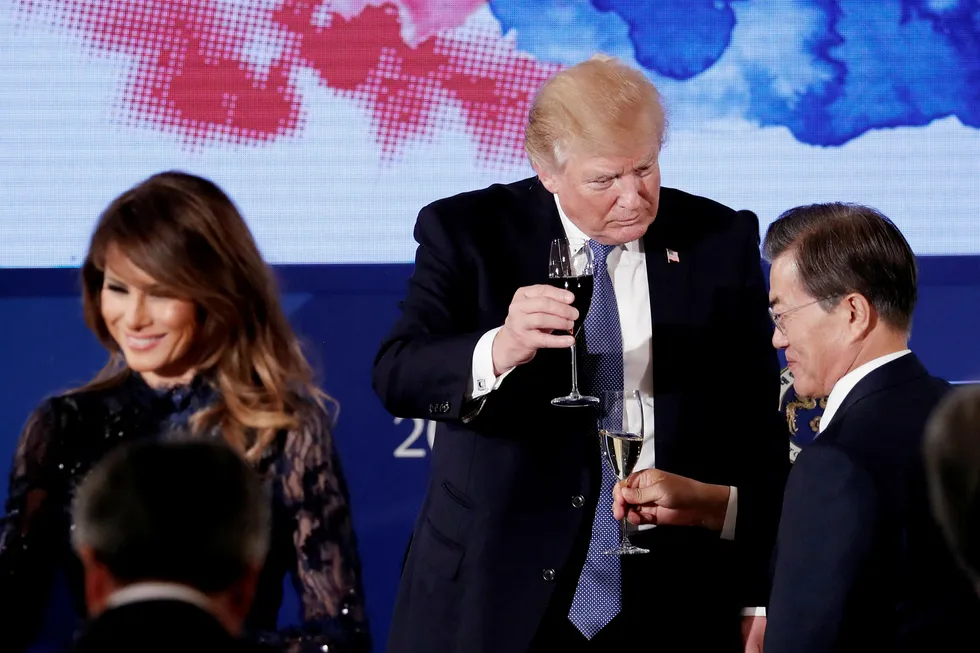 President Donald Trump besøkte tirsdag Sør-Korea, der han hadde samtaler med president Moon Jae-in. Foto: Ernst Jonathan Reuters/NTB Scanpix