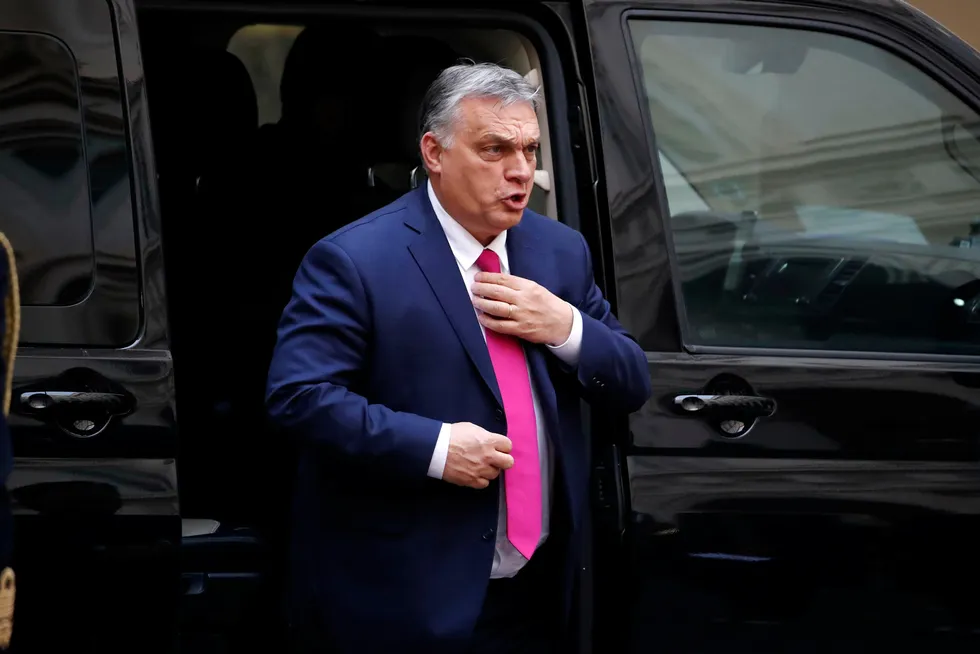 Ungarns statsminister Viktor Orbán truer med å blokkere EU-budsjettet.