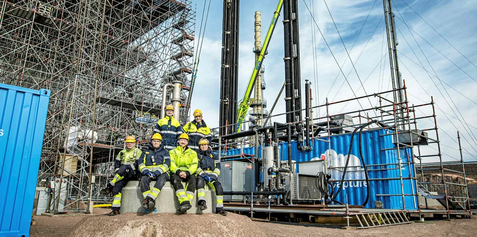 Oppstart for Sveriges største testanlegg for fangst av CO2 ved Preems raffineri i Lysekil.