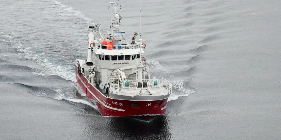 Kystnotbåten «Johan Berg» drar fra Tromsøflaket til Ålesund for å levere sild. Fortsettelsen kan bli makrellfiske i sør eller mer sildefiske i nord.